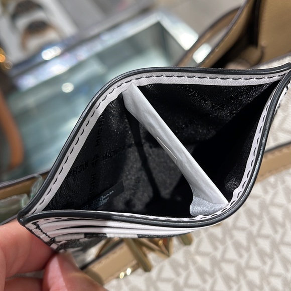 MICHAEL KORS MENS
Cooper Graphic Logo Tall Card Case
36S3LCOD2U
Black Multi NWT - Picture 8 of 16